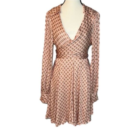 Free People NWT It Takes Two Geometric Print Collared Open Back Dress Size S - Picture 2 of 15